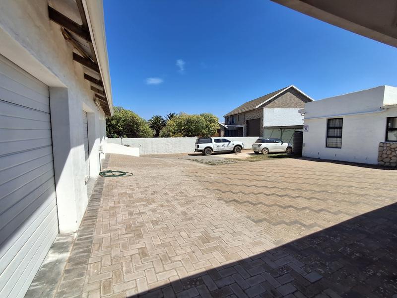 5 Bedroom Property for Sale in Duyker Eiland Western Cape